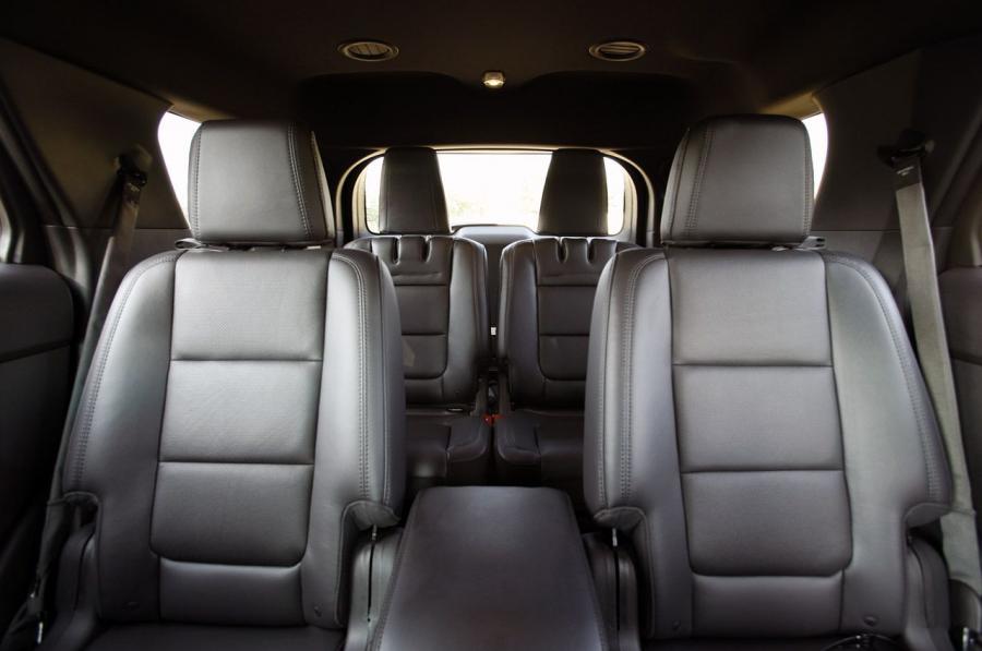  Ford Explorer EcoBoost 2012 года  (фото 18 из 28)